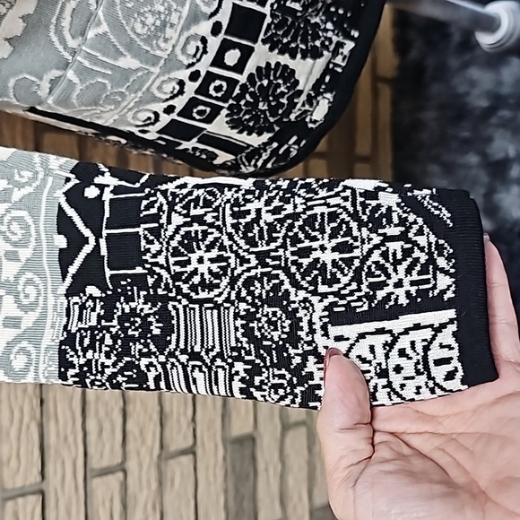 Chicos Hooded Zip Up Sweater Chicos Sz 0  (4) - Picture 5 of 15